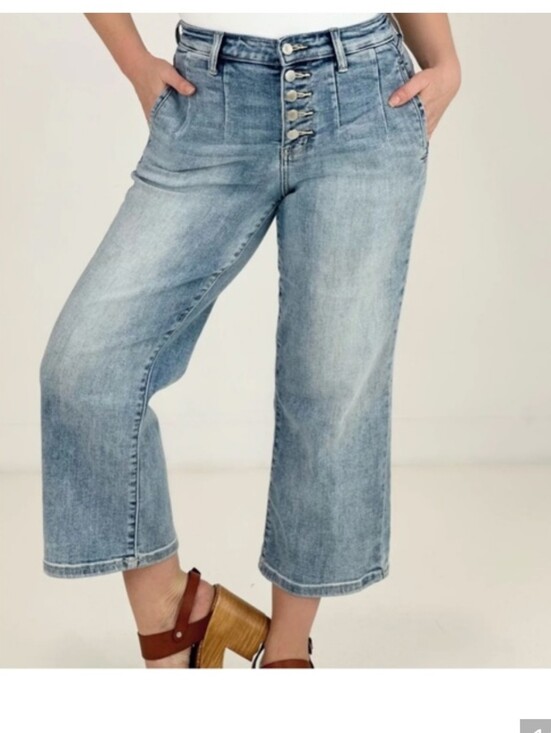 Judy Blue Denim - Judy Blue High-Rise Light Wash Button-Fly Jeans
